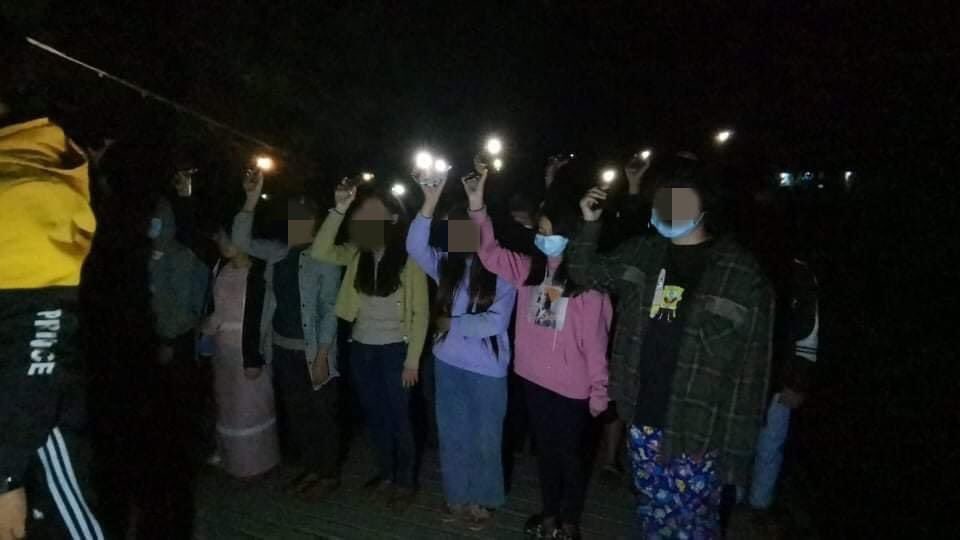 ivanistM's tweet photo. Flash strike held by Namsan Youths on the night of May 10.
#WhatsHappeningInMyanmar #May10Coup #MilkTeaAlliance https://t.co/pmR2irQZ6w
