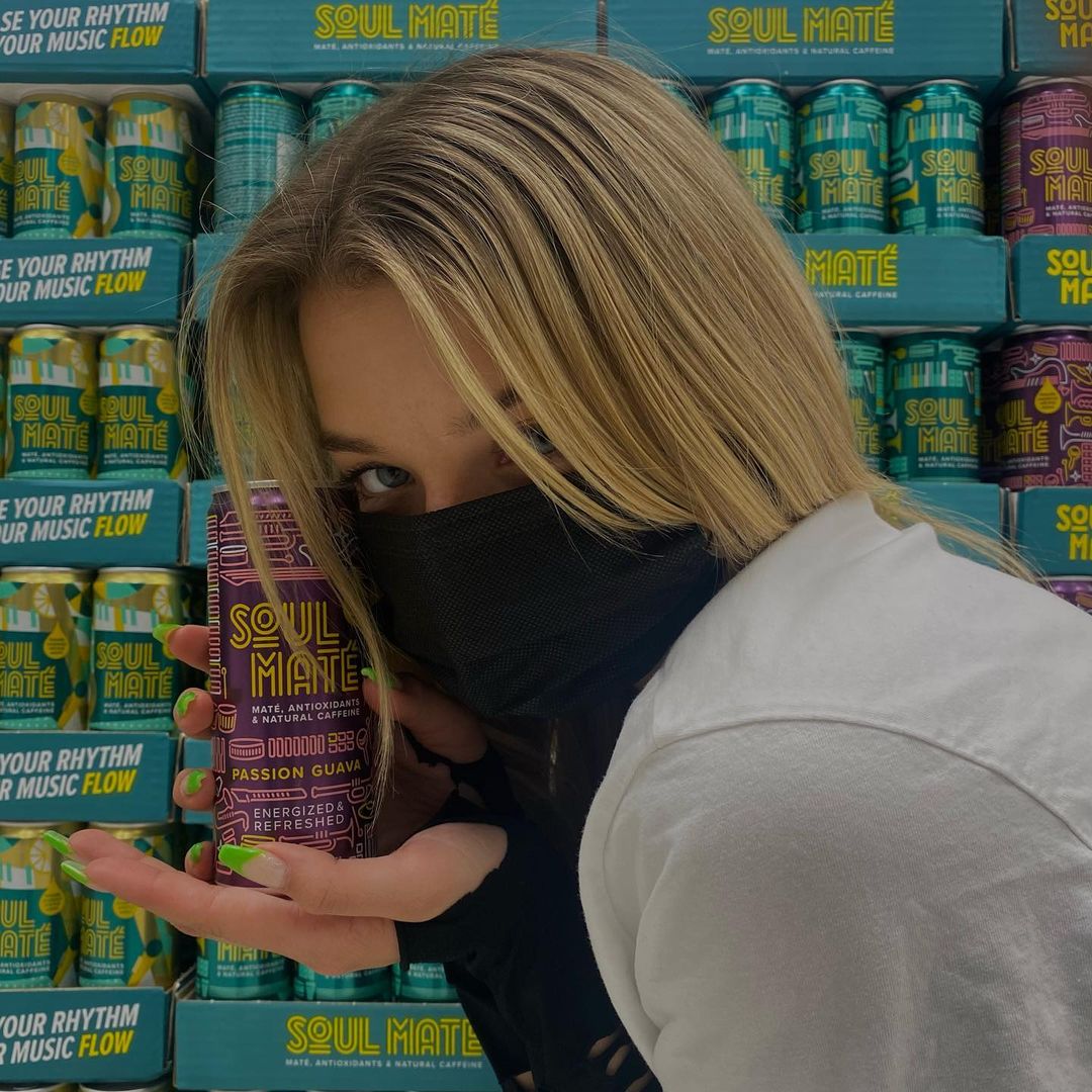 joalincom's tweet photo. 📷On Instagram feed
🇧🇷Joalin para a marca "Soul Mate Drinks". Gostaram das fotos?
🇺🇲Joalin for the brand "Soul Mate Drinks". Did you like the photos?
🇲🇽Joalin para la marca "Soul Mate Drinks". ¿Te gustaron las fotos?
🇫🇮Joalin tuotemerkistä "Soul Mate Drinks". Piditkö valokuvista? https://t.co/TEBV7XLTVl
