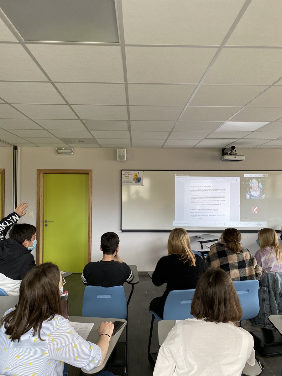 ttindbertrix's tweet photo. Merci à @KodoWallonie pour la très bonne animation sur la robotique / l’intelligence artificielle 🤖🦾 avec nos élèves de 2C info, #3TT et #4TT https://t.co/ZbDRHPiysd
