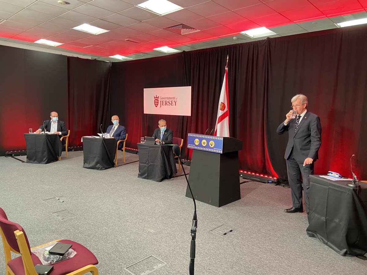 Jersey border and vaccination press conference about to begin. Highlights as we go in this thread… Chief Minister, Deputy Chief Minister, Health Minister and Dr Ivan Muscat doing the briefing.