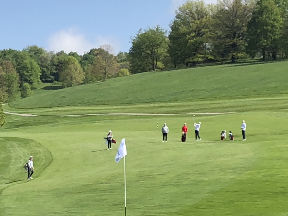 johnniesgolf's tweet image. Almost Heaven... Johnnies in West Virginia for 2nd practice round at NCAAs! Tourney starts tomorrow. You can follow live scoring #golfstat.com.