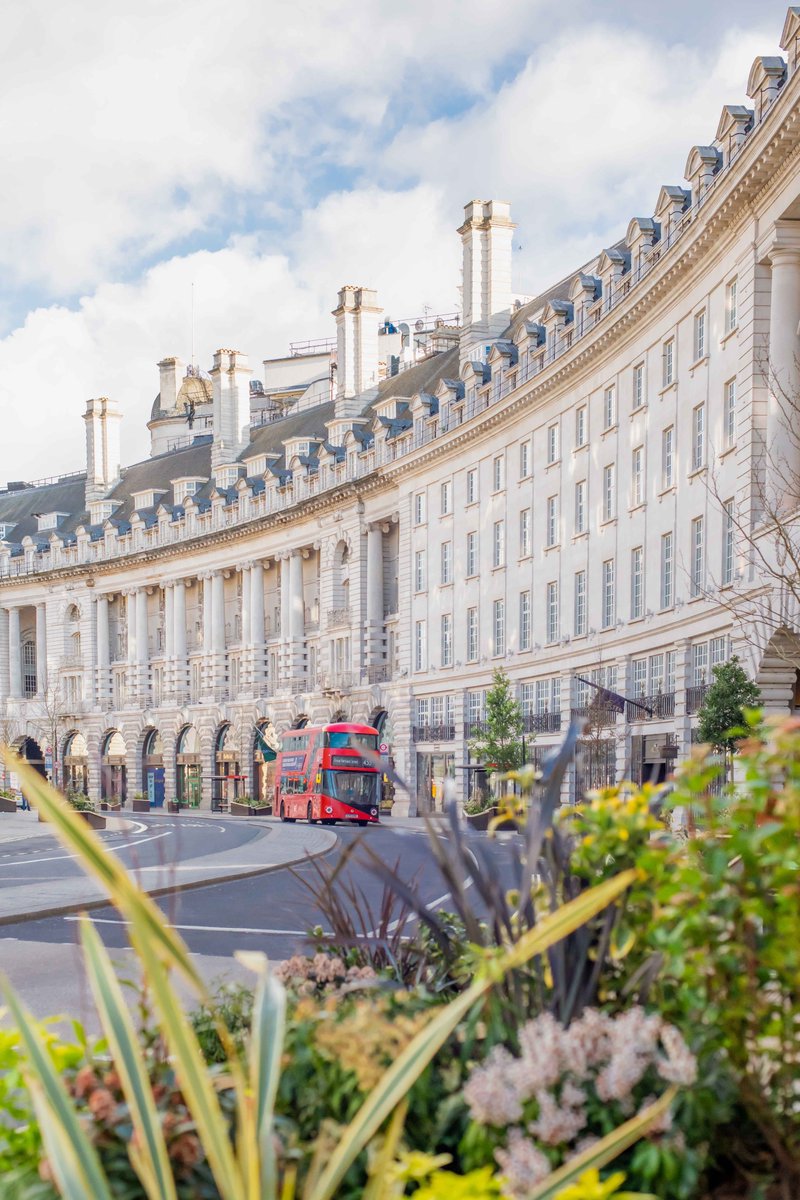 For all of you who have visited @RegentStreetW1 over these past few months, you'll have noticed its transformation towards a greener and cleaner space. We're very happy to see trees and seating across the street - all designed to improve our neighbourhood.

#oneheddonstreet