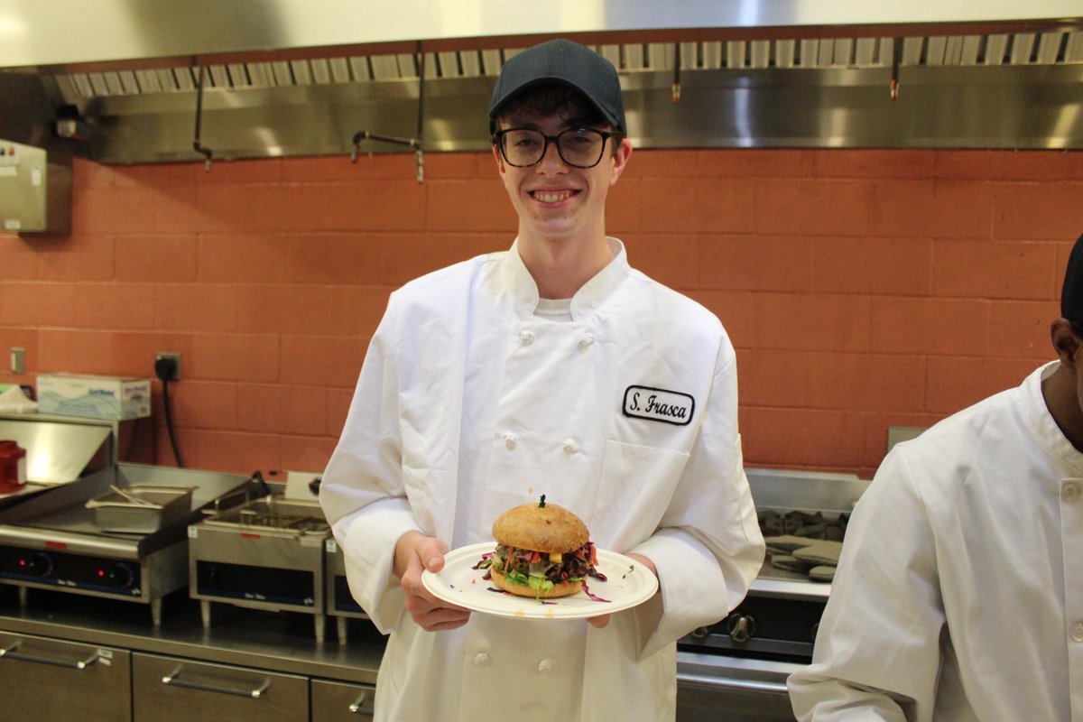 OnteoraCSD's tweet photo. A tip of the toque to OHS senior &amp; #UlsterBOCES student Stefan Frasca, who came in 1st in the Culinary Arts category at the NYS State #SkillsUSA championships, winning scholarship money and qualifying for Nationals! #OnteoraStrong  #CulinaryArtsEducation https://t.co/kgV8RpukbJ