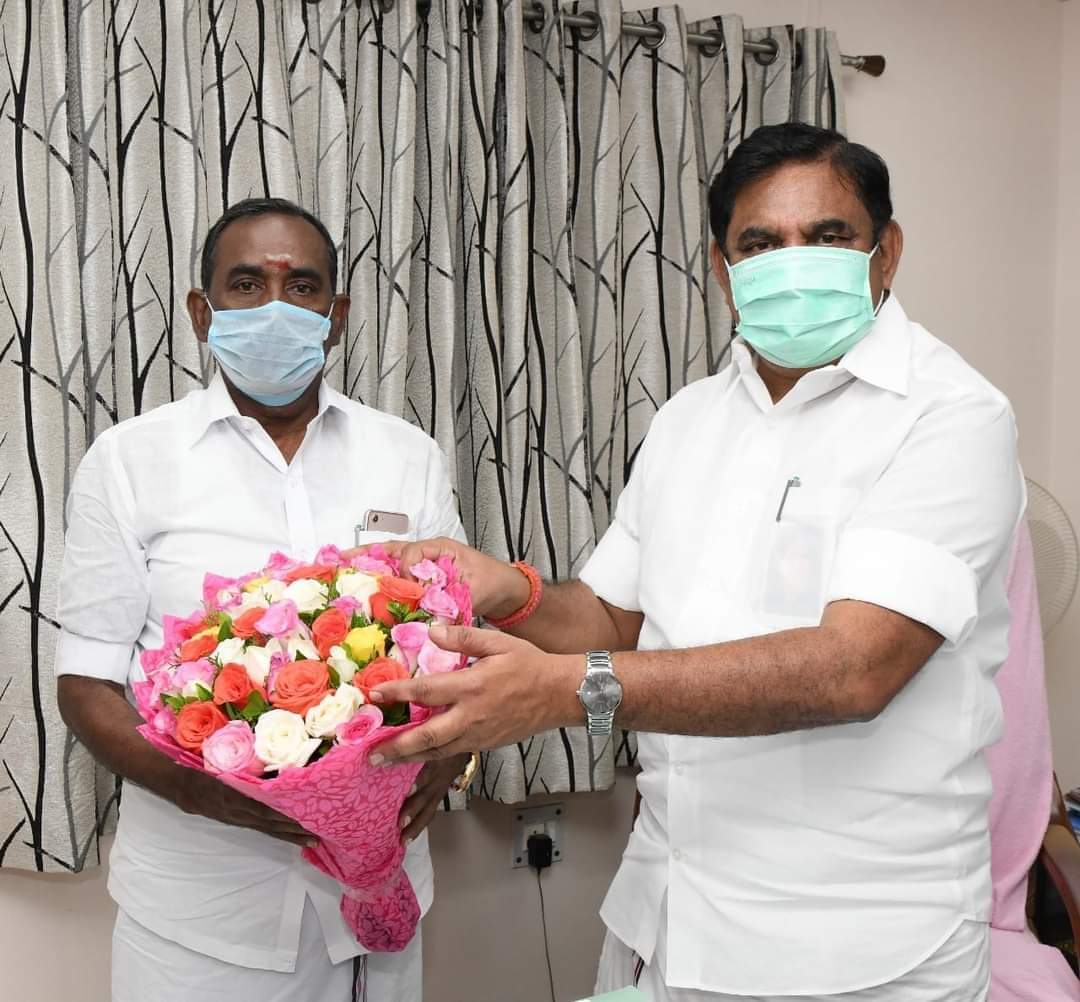 FalconSheik's tweet photo. மாண்புமிகு எதிர்கட்சி தலைவர் அண்ணன் எடப்பாடி.கே.பழனிசாமி அவர்களை ஸ்ரீபெரும்புதூர் தொகுதி மக்கள் தேவைகளை நிறைவேற்றிய ஹீரோ கே. பழனி  அவர்கள் சந்தித்து வாழ்த்துக்களை தெரிவித்தார் .

#திமுகவிற்கு_முற்றுப்புள்ளி_வைப்போம்
@kpalanimlaofl
@sathish_AIADMK
@NARSIMMANVENK2
@PremBharathRaj https://t.co/nahafrbTlT