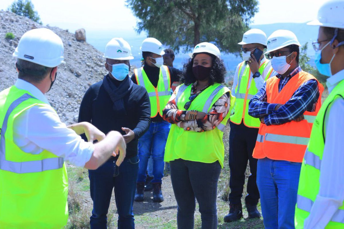 Lelise_Neme's tweet photo. #Time_to_InvestInEthiopia
#VisionForProsperity 
We visited #TuluMoyeGeothermal , they are the first Independent energy company in🇪🇹 with a drilling rig on site. Once the first two phases of construction are complete, 150MW of Electricity will be added to the national grid.(1/2) https://t.co/l55PUdJ1bc