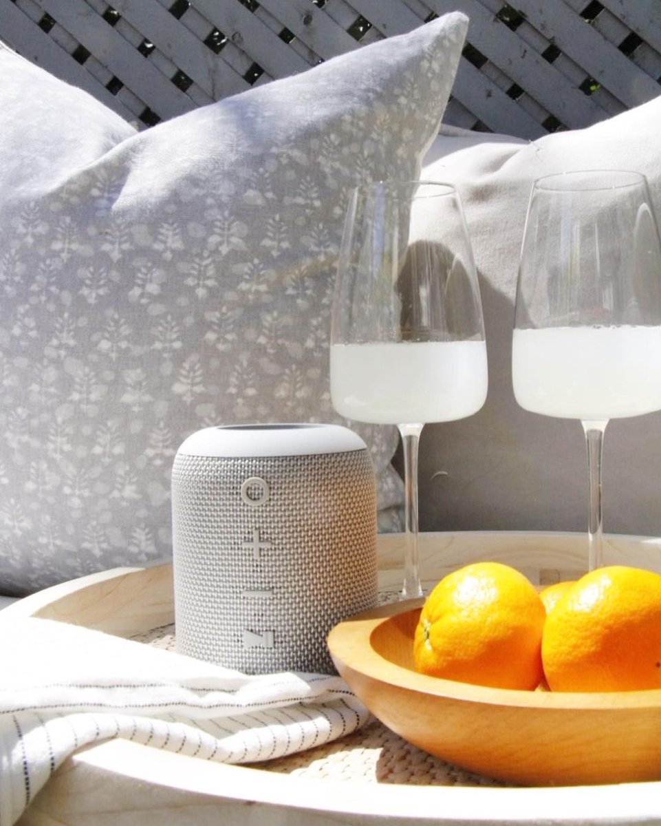 CAANiagara's tweet photo. Today’s the final day to enter to WIN a #CAARewards Spring Home Refresh. Visit https://t.co/kyxsJcRsUI for a chance to win a grand prize valued over $1,200 from @Bouclair #TheSourceCA and #DuluxPaints and a virtual consultation with interior design expert, Marcy Mussari. https://t.co/4S16AGADnz
