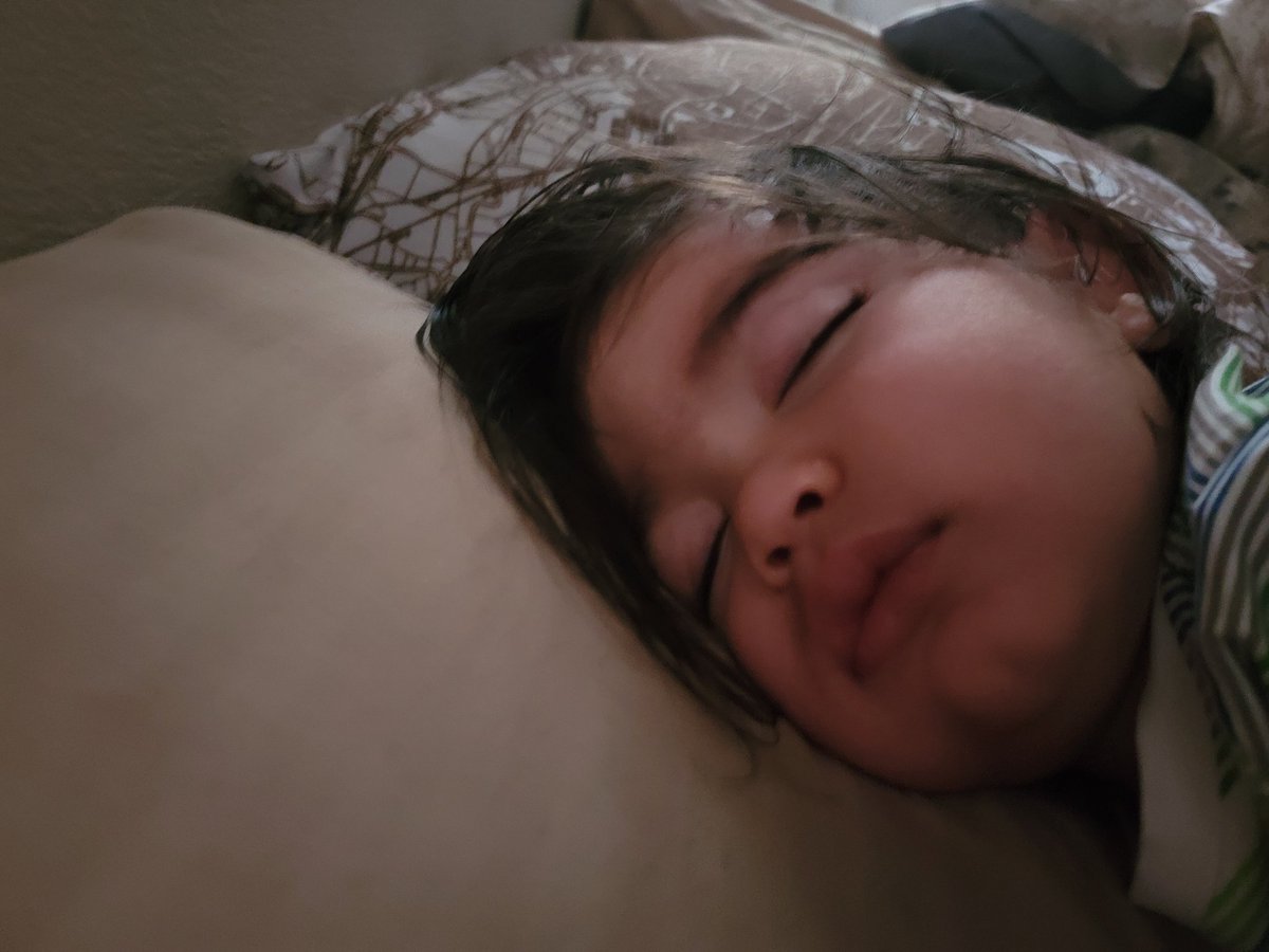 BenipalJessica's tweet photo. Mondays are hard. https://t.co/ujZ2Gi8mS1