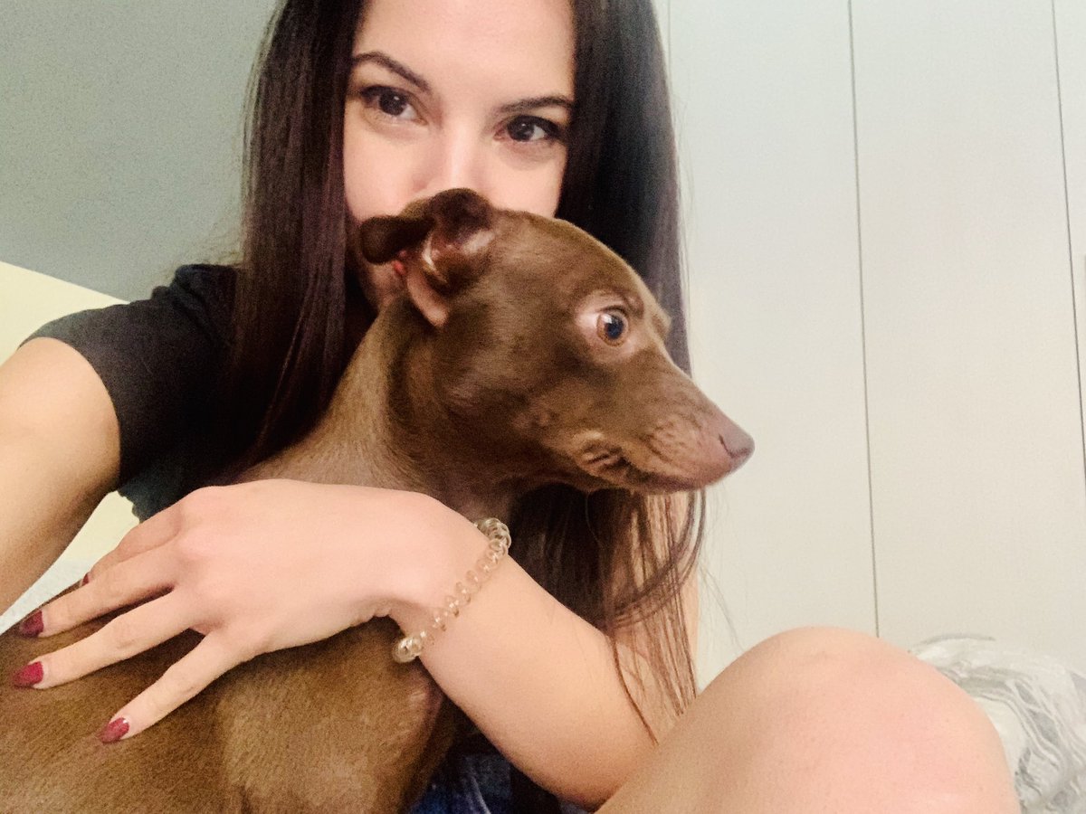 giuliamngn's tweet photo. Io sono la sua tortura e viceversa 🖤🐶 #babyFlora https://t.co/VyS8gw4qU3
