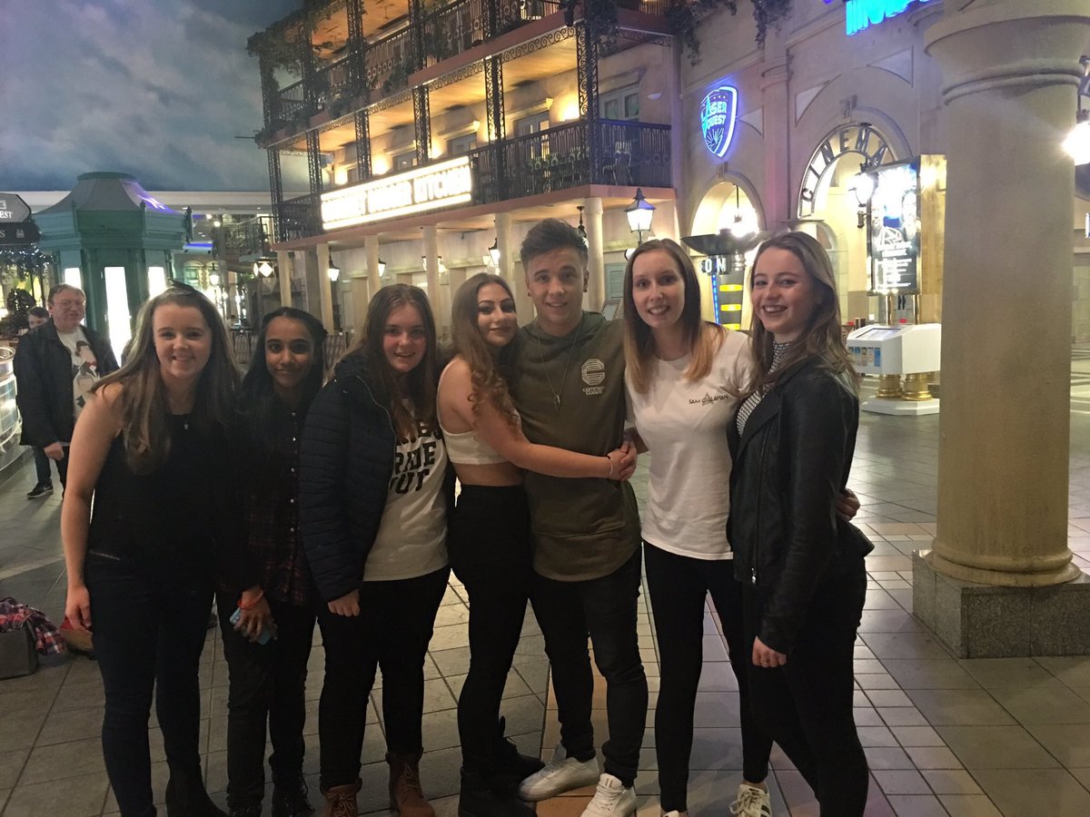 AlantaElizabeth's tweet image. Happy Birthday @CallahanMusic_ hope your having a fab day🎉 #manchestersquad