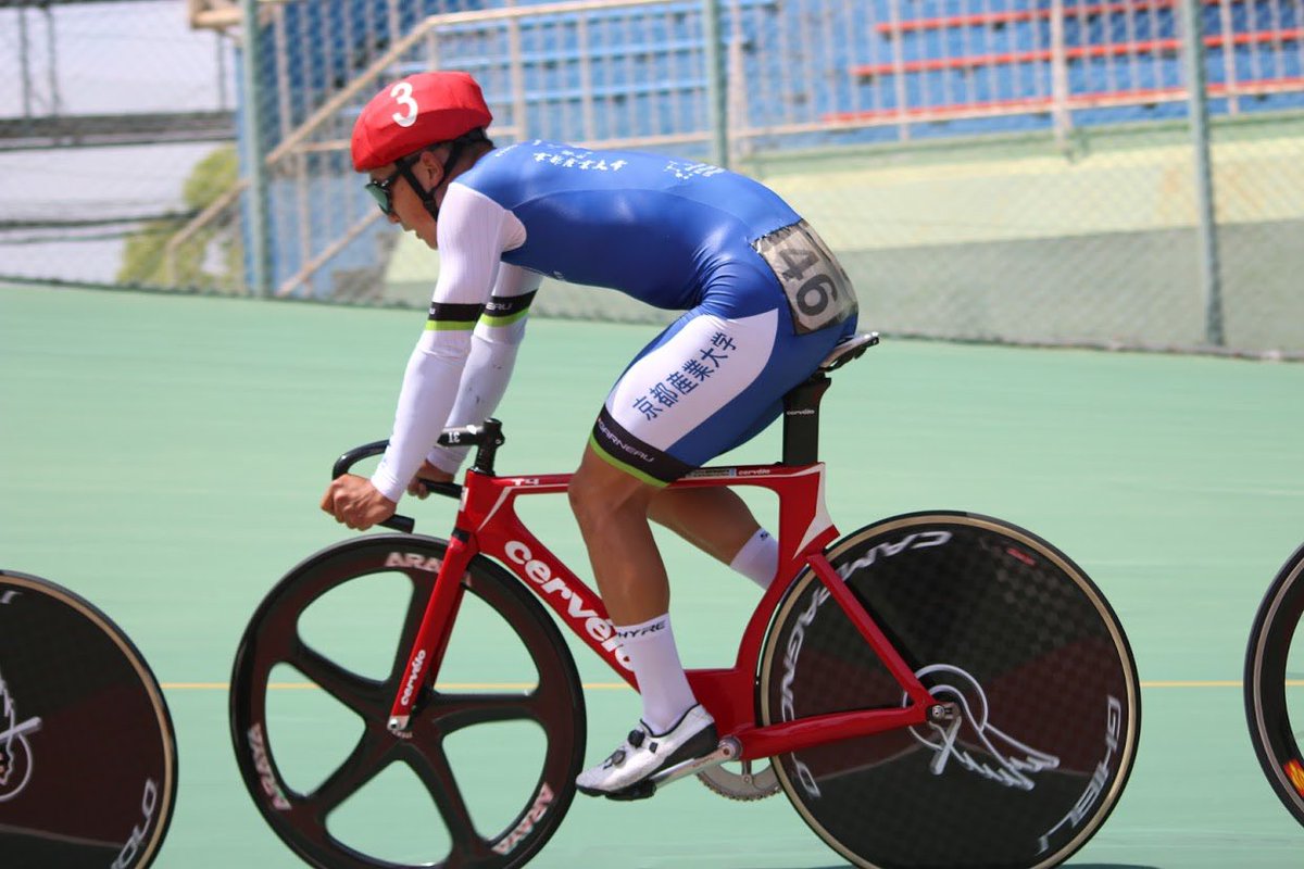 Yachikenta0706's tweet image. 西日本大会に出場しました。　
ポイントレース　優勝
団体追い抜き　2位

圧倒的に力不足だと感じた試合でしたが、各自のスキルを磨けば確実に次の段階のレベルに達すると思うので、しっかり取り組んでいきたいと思います。

#GNLab 
#essential2 
#WAKOS 
#csdesignworks 
#kyototoyota 
#yamatokogyo