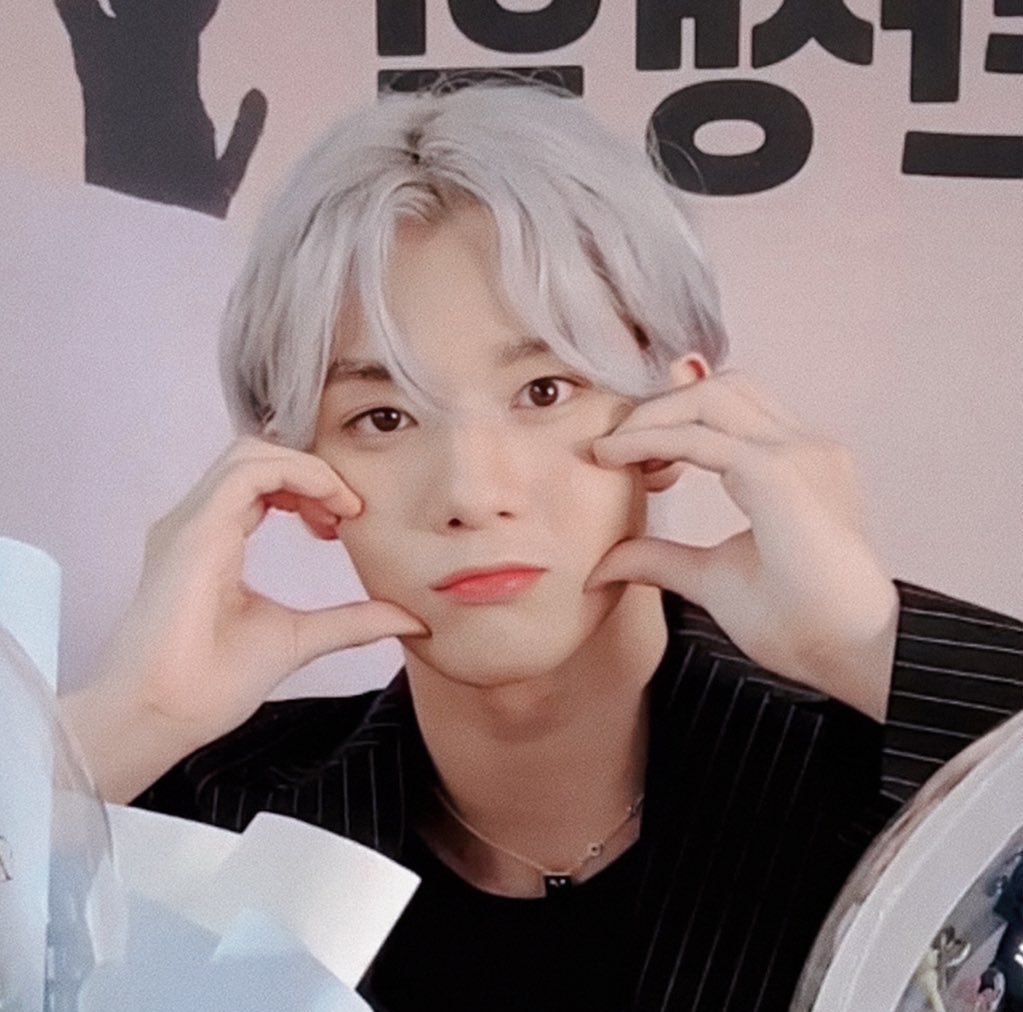หน่านิ้ ॱଳ͘ tweet media