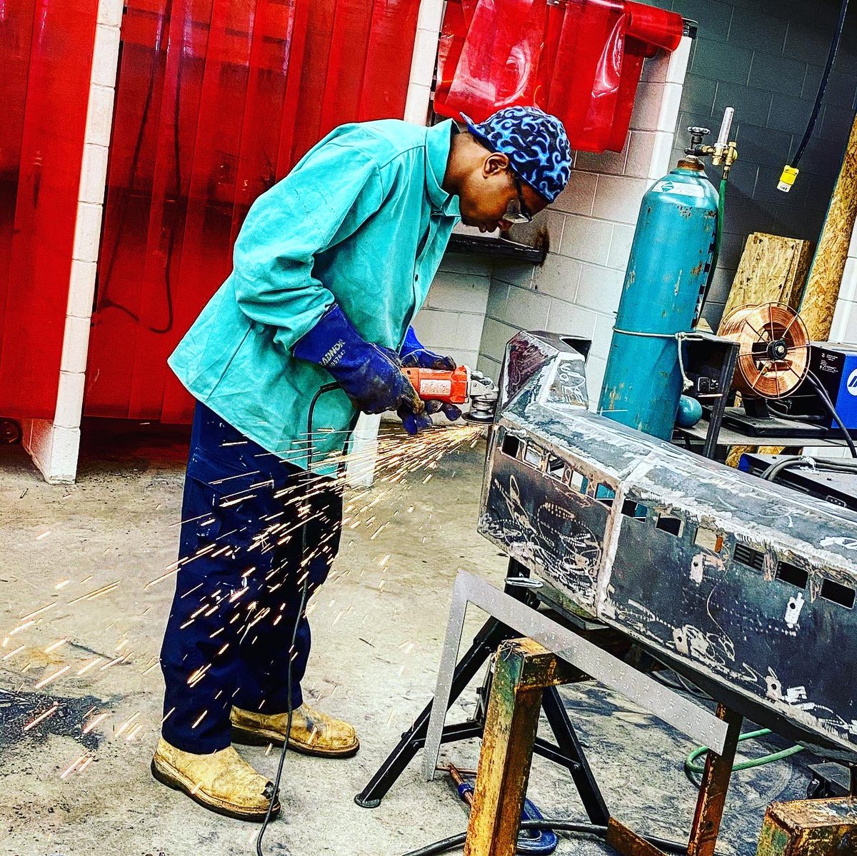 FutureGoldenArms tweet media