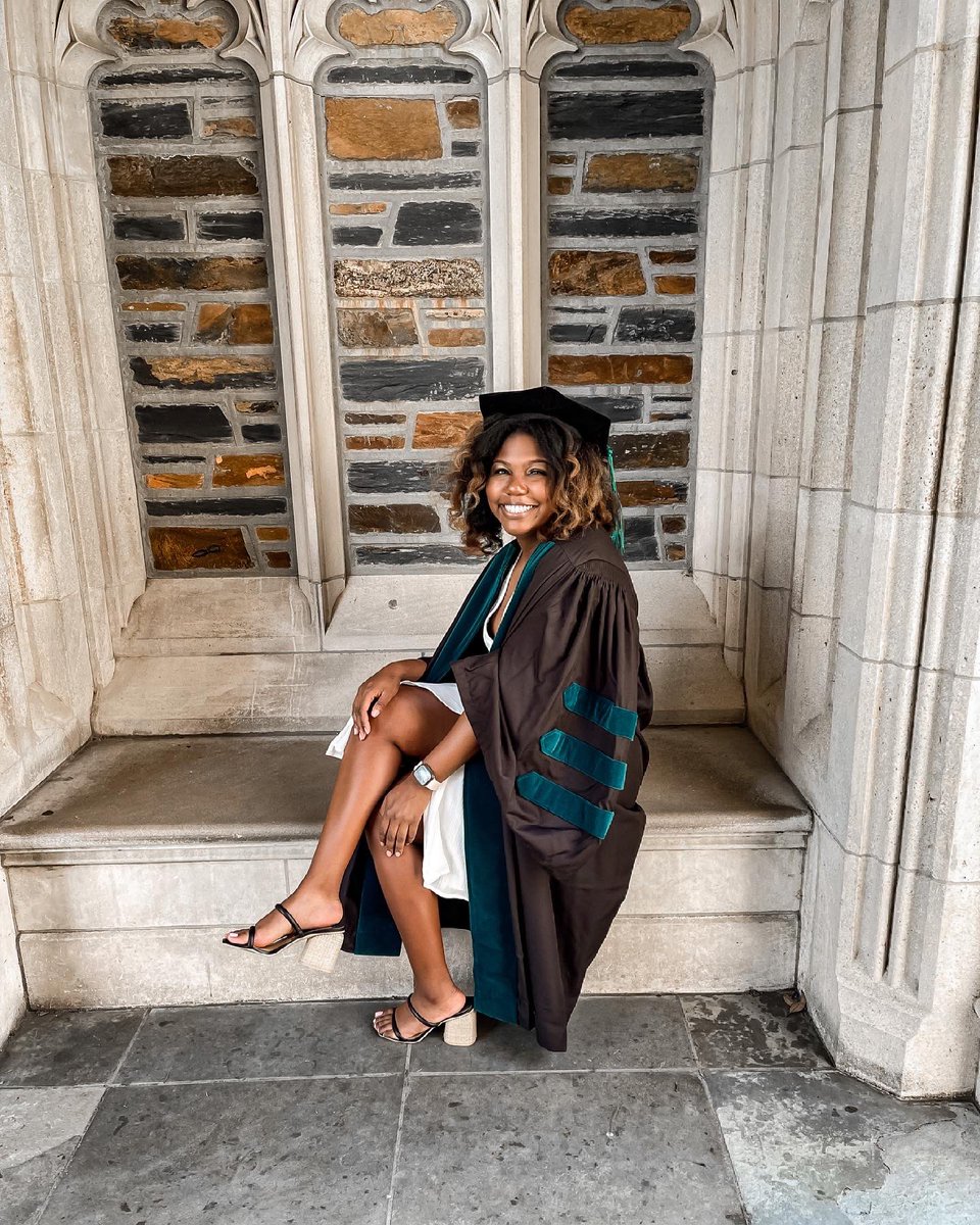 DashaeSmallwood's tweet photo. And when you say my name, make sure you put “Dr.” in front of it 👩🏾‍🎓🤪🎉 #classof2021 #dukedpt #foreverduke #ptfam #choosept https://t.co/J3VdErl0EL