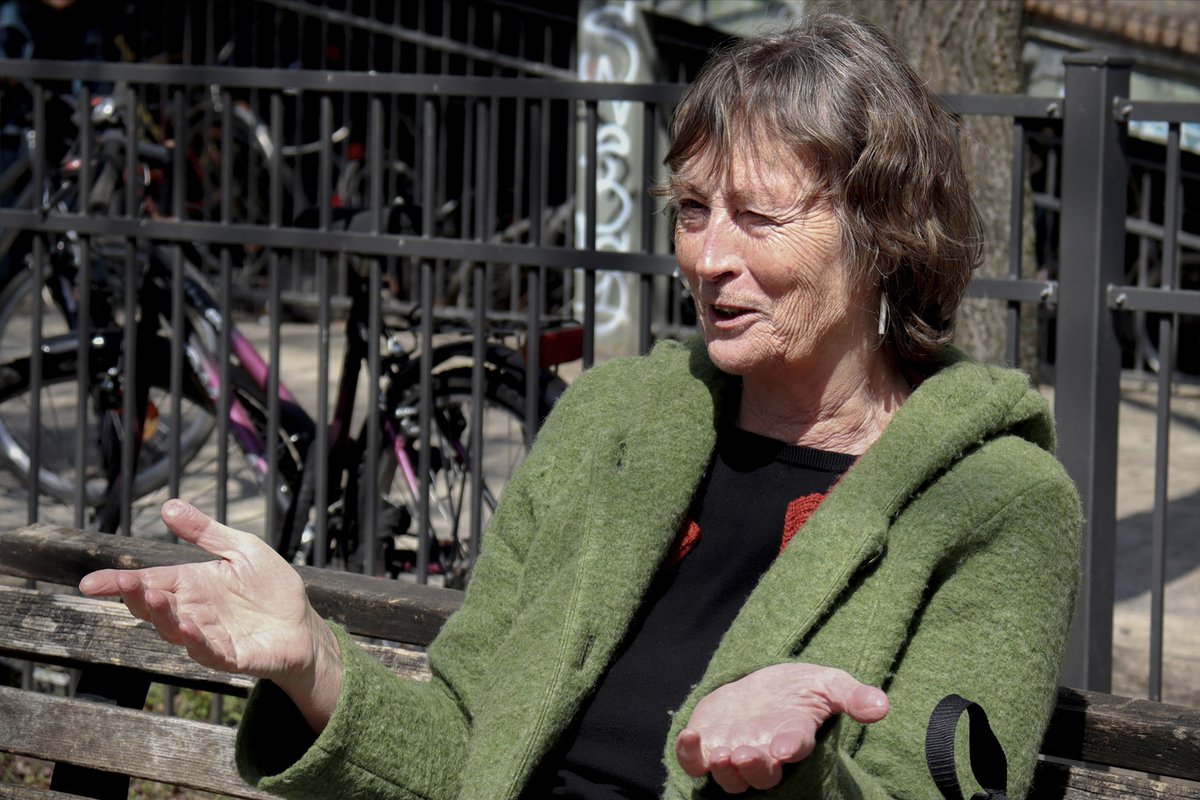 La_Directa's tweet photo. @nutxa_acc @pikaramagazine #ENTREVISTA | Margrit Schiller, exmembre de la Rote Armee Fraktion (RAF): “En aquella època, si volies lluitar contra el feixisme, era essencial trencar amb els teus pares” https://t.co/vPPiKGRPOq Per @nutxa_acc via @pikaramagazine; fotos: Azozomox https://t.co/eeSfXNNxgt