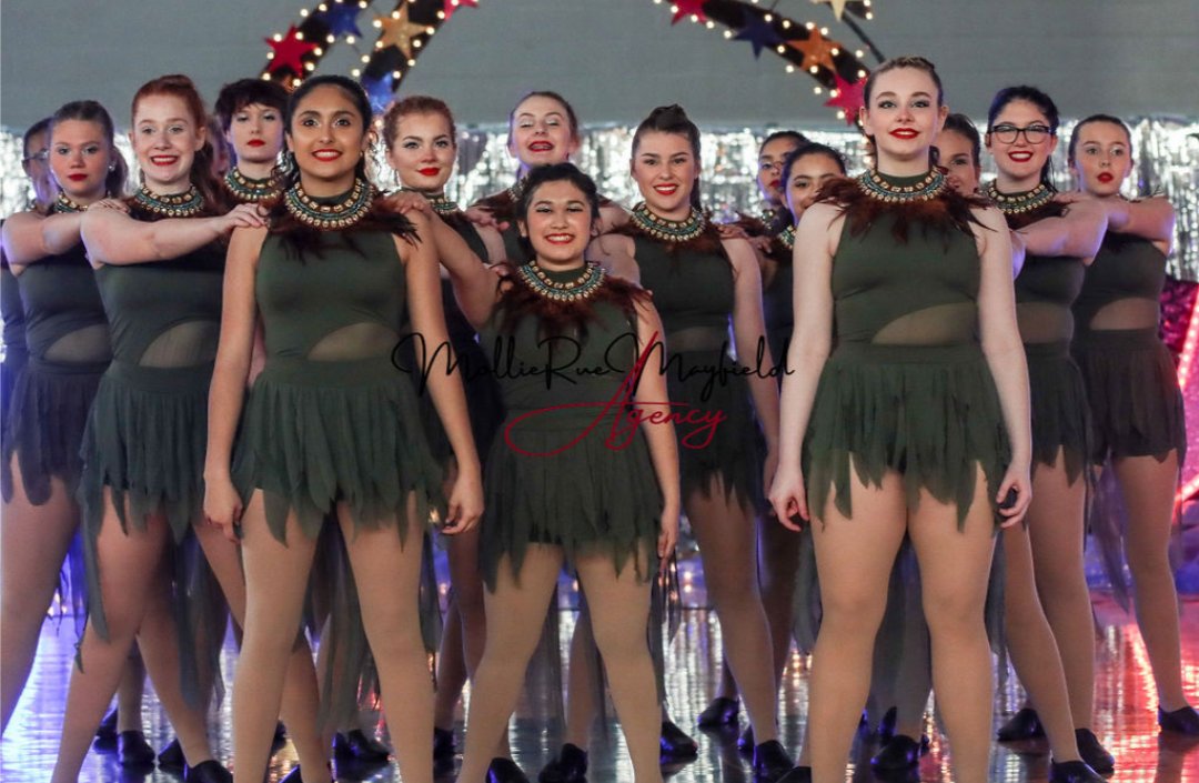 hannahh_parrish's tweet photo. spring show w my girls <3 https://t.co/TGKmAaEAoz