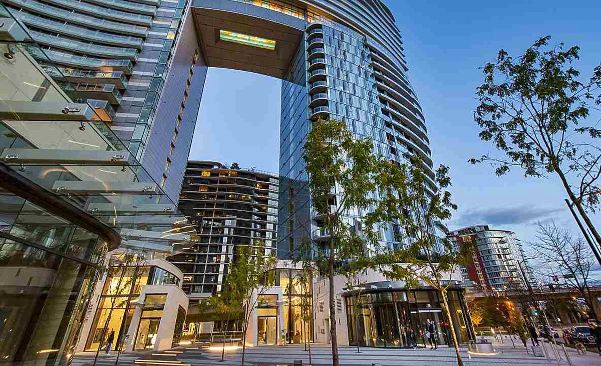 DaveHaboosheh's tweet photo. The Arc!

Check out this incredible glass bottom swimming pool.

#Vancouver #DowntownVancouver #LuxuryRealEstate https://t.co/0deeQbwSpU