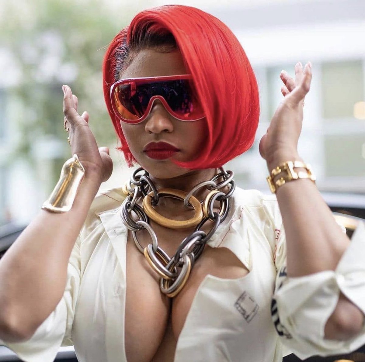 youngmoney's tweet photo. .@NICKIMINAJ #LLC hit #1 on #iTunes over the weekend making #Queen the female rap album with the most #1s in #US iTunes history 👑 

LLC is now also expected to hit the top spot on the Digital Song Sales chart 🔥 #StreamLLC #BuyLLC https://t.co/DhQcu4JUWm