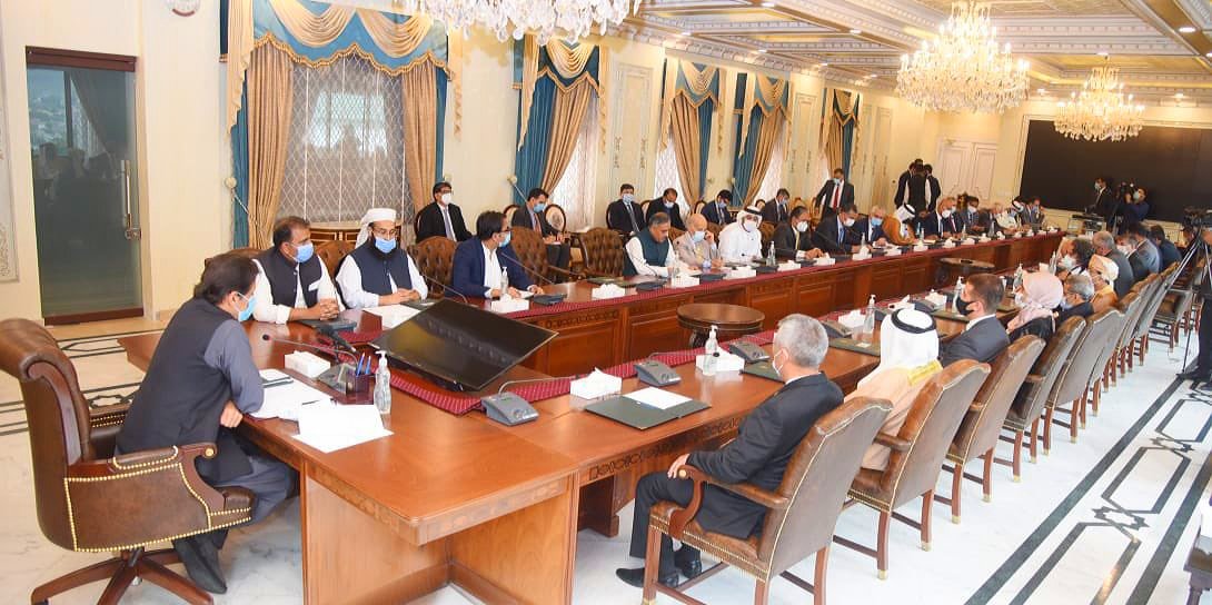 IkramIbrahimMY's tweet photo. Thank you PM @ImranKhanPTI for honouring the Islamic countries Ambassadors w/ a special session to listen to your views &amp; strategies on addressing #Islamophobia

🇲🇾 remains in solidarity w/ other Muslim countries to eliminate, thru @OIC_OCI, the root causes of this evil mindset https://t.co/0pNOqScJ4p