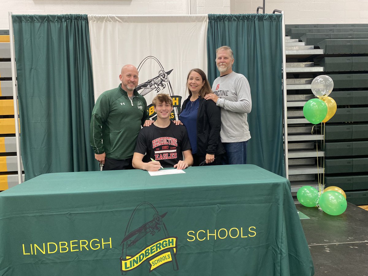 Carter Knuckles (@carterknuckles) on Twitter photo Made it official!! Thanks to everyone for getting me to this point. Looking forward to the next 4 years @BenUMenBBall <a href="/CoachBunks/">Keith Bunkenburg</a> Made it official!! Thanks to everyone for getting me to this point. Looking forward to the next 4 years @BenUMenBBall <a href="/CoachBunks/">Keith Bunkenburg</a>
