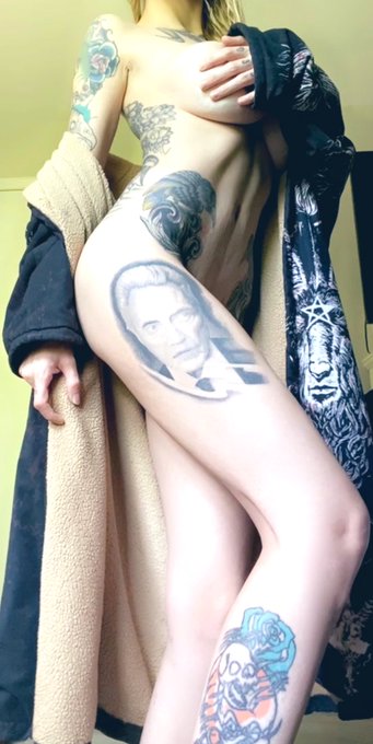 Woke up with no tributes and now I&rsquo;m grumpy and in the mood to drain some losers https://t.co/KGYWJ9<a href="/tag/postapocalyptic"class="tags"><span>#postapocalyptic</span></a><a href="/tag/altmodel"class="tags"><span>#altmodel</span></a><a href="/tag/madmax"class="tags"><span>#madmax</span></a>