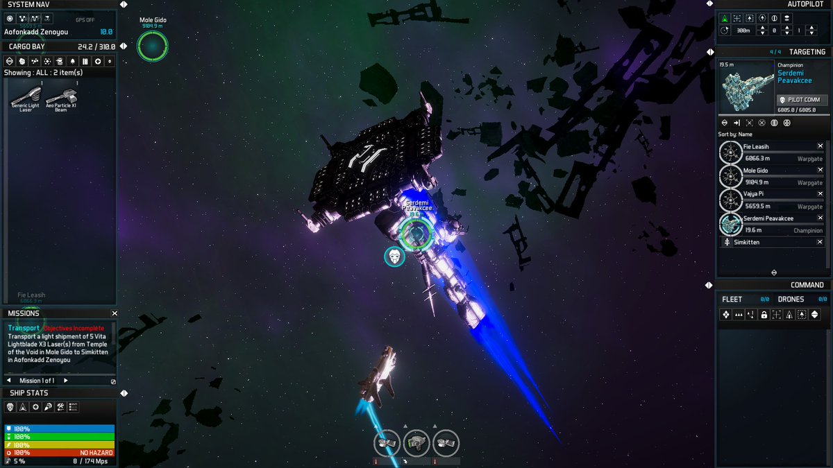 Arara00751113's tweet photo. NPCが自作艦に乗っていたので写真撮影。でかい…(手前がプレイヤー初期艦 #AstroxImperium https://t.co/Qe6Vnmx1gl