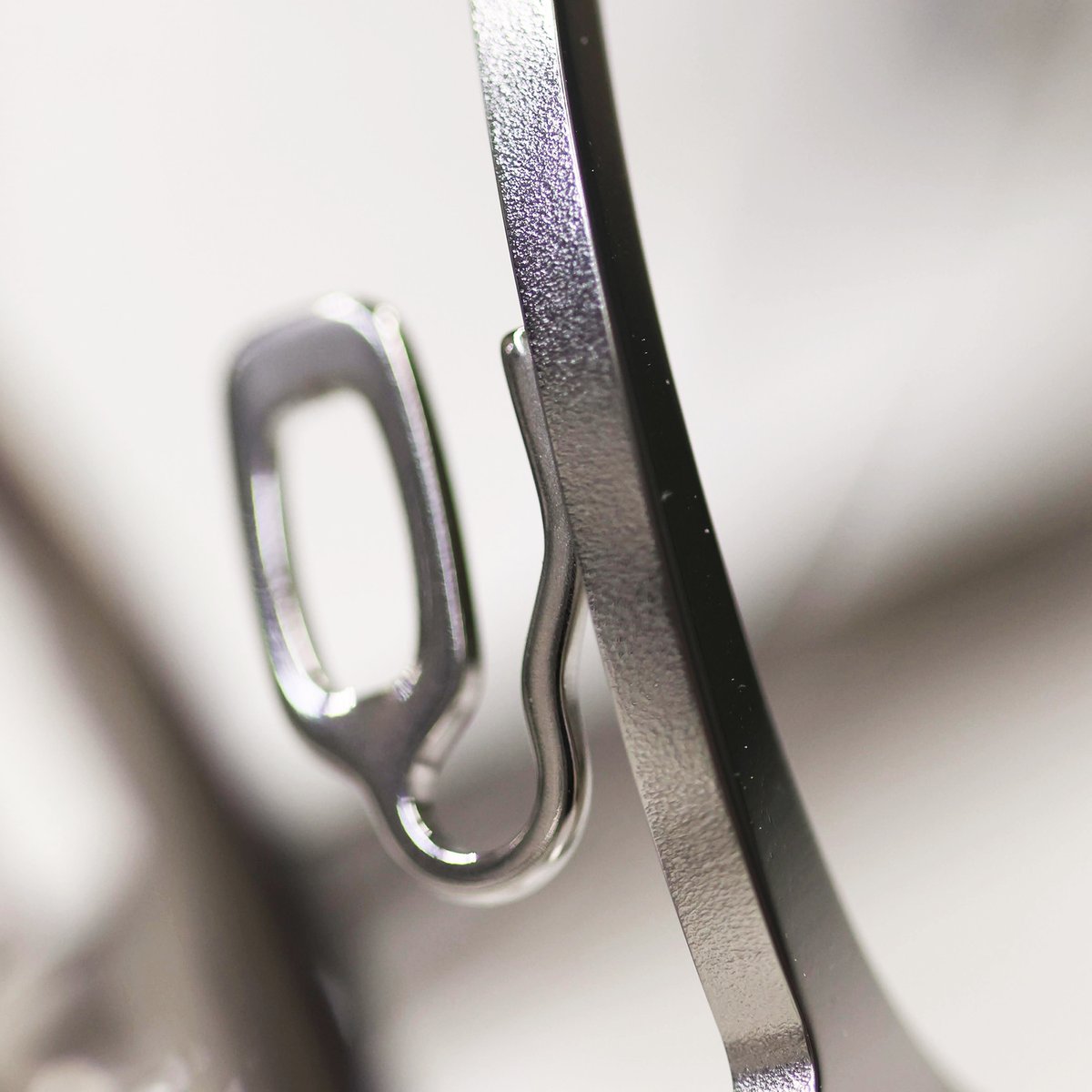 Rough polishing and hand polishing are tasks that require years of experience, and our highly skilled craftsmen's unparalleled attention to detail is imperative to maintain Ørgreen Optics' high standards.