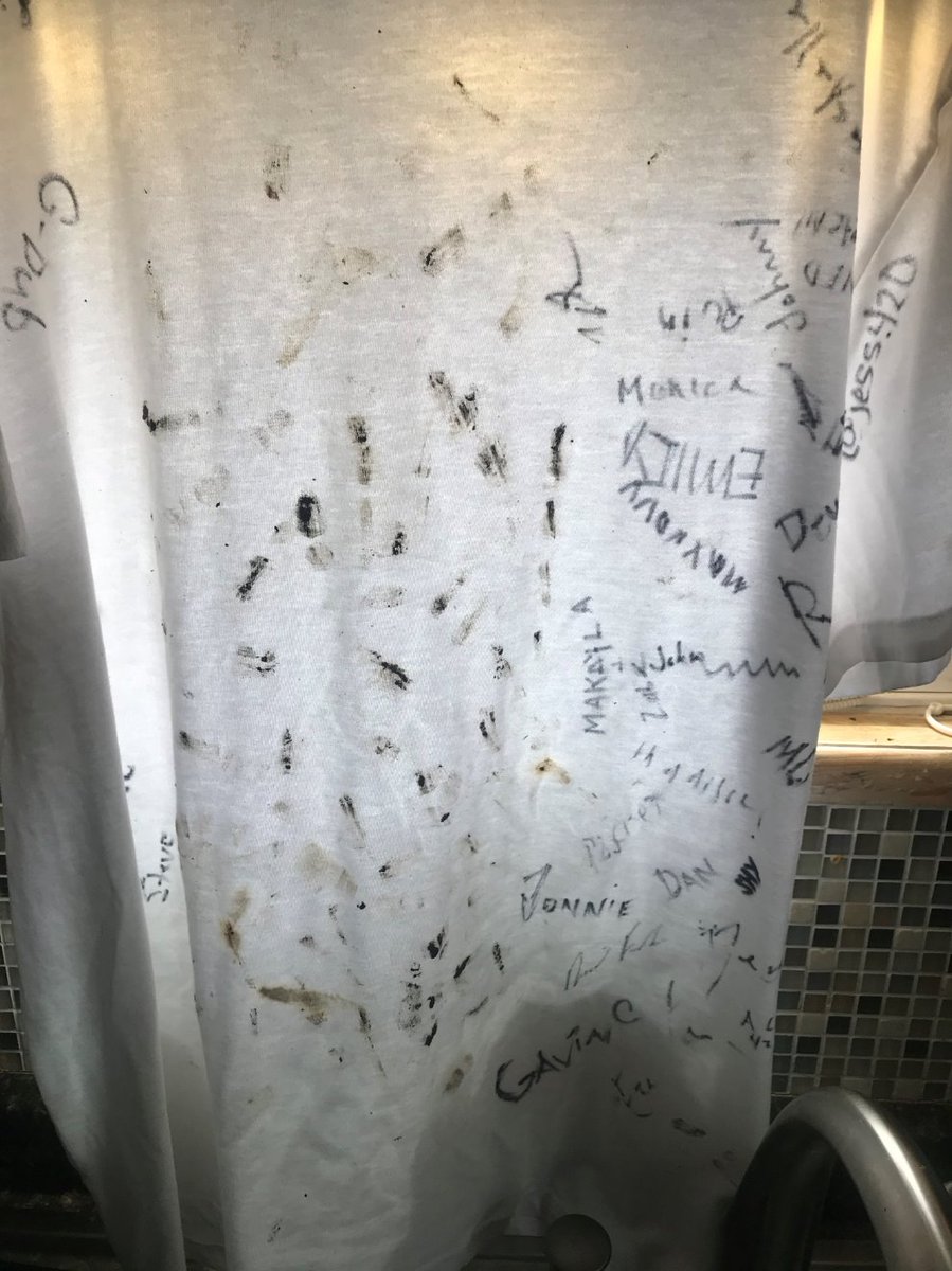 WeedWipes's tweet photo. Resin smeared on a white T shirt is NOT impossible to remove. Check it out.
https://t.co/7eCvGgXW6z https://t.co/XhUE0ZLUI7