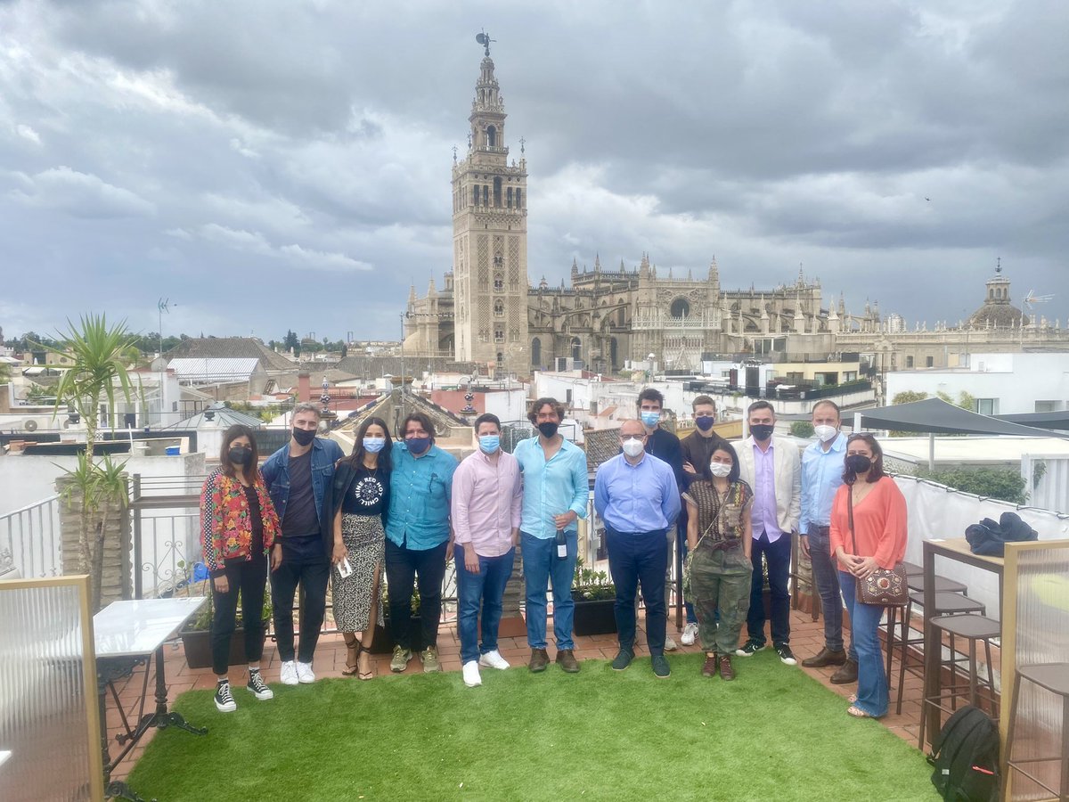 Hoy hemos acogido en nuestra #gastroterraza la exclusiva presentación en #Sevilla de bodega <a href="/MuchadaLeclapa1/">Muchada-Leclapart</a> 

Vinos de Sanlúcar de Barrameda con el inconfundible ADN de la tierra, pero con una ejecución radicalmente diferente a lo que nos regala ese trocito de #Cadiz