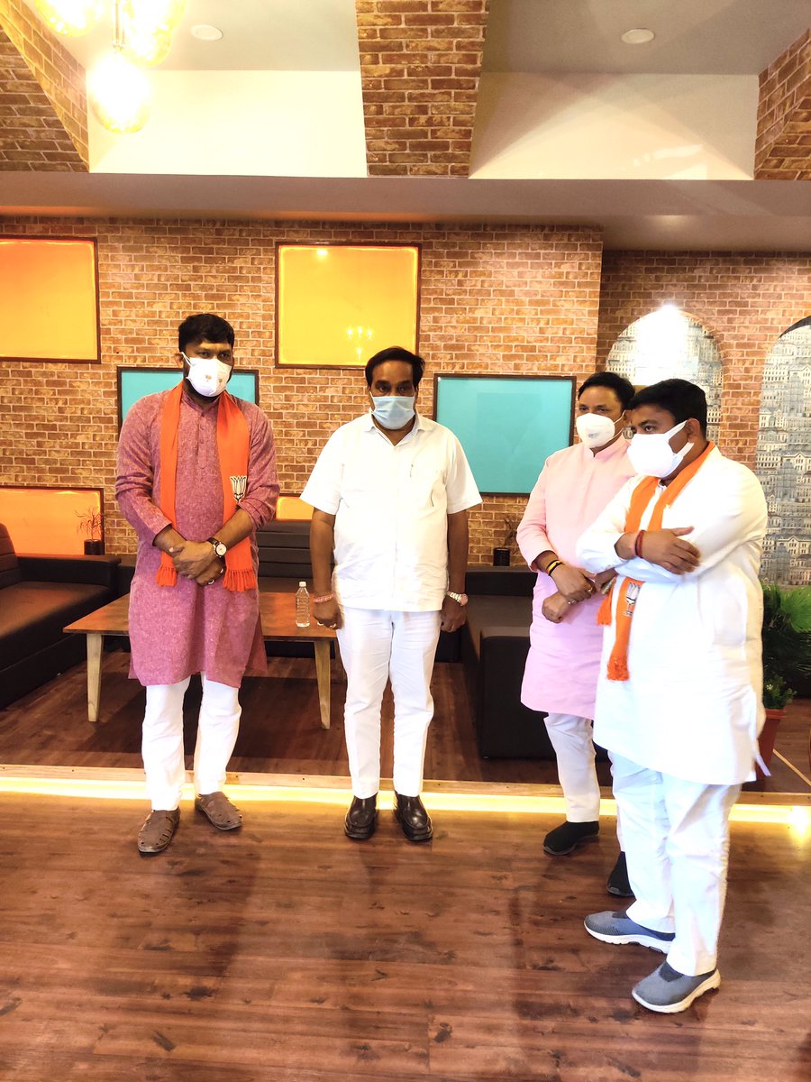 iManishPatelBJP's tweet photo. "આવા સંકટ સમયે માનવસેવાના કાર્યોમાં સહભાગી બનીએ, રક્તદાન કરી જરૂરિયાતમંદોની મદદ અર્થે તત્પર રહીએ"

 ભારતીય જનતા યુવા મોરચા કર્ણાવતી મહાનગર #નિકોલ વોર્ડ "અટલ રક્તદાન શિબિરનું"આયોજન કરવામાં આવ્યું હતું જેમાં ભારતીય જનતા પાર્ટી ગુજરાત પ્રદેશ અધ્યક્ષ શ્રી @CRPaatil સાહેબ ++ https://t.co/GPpCjMtTEk