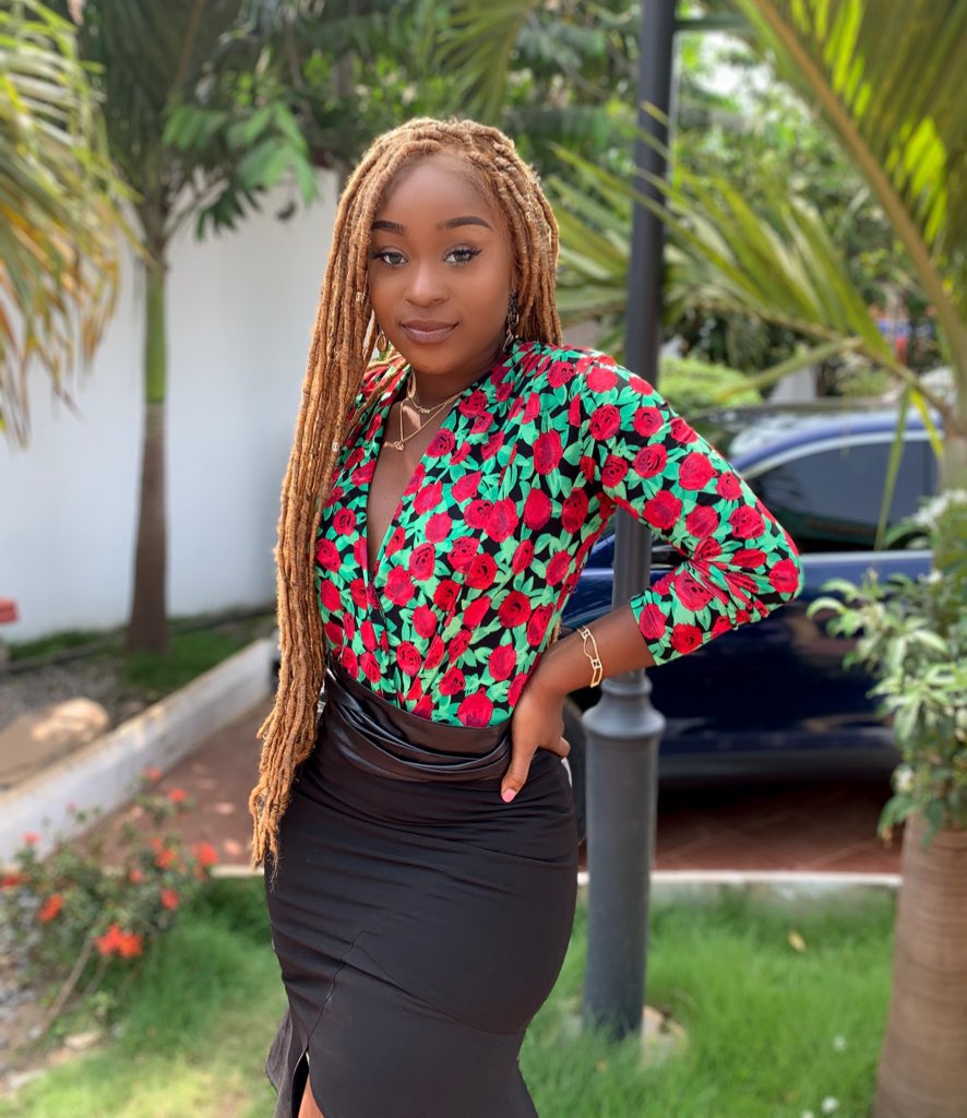 pnorvinyo_17's tweet photo. Seriously Efia Odo needs to be protected and be given a special security force cos she is doing the most and she need to be listen too. She is the Yaa Asantewaa of our time ✊🏽👊 
 #FixMotherGhanaNow https://t.co/aEMxD5pr6I