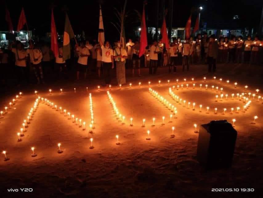 2021Revtweets's tweet photo. Candlelight strike of Launglon Tsp, was held by residents showing support to our legitimate government @NUGMyanmar.
#WhatsHappeningInMyanmar 
#May10Coup https://t.co/LR8oLdBPtK