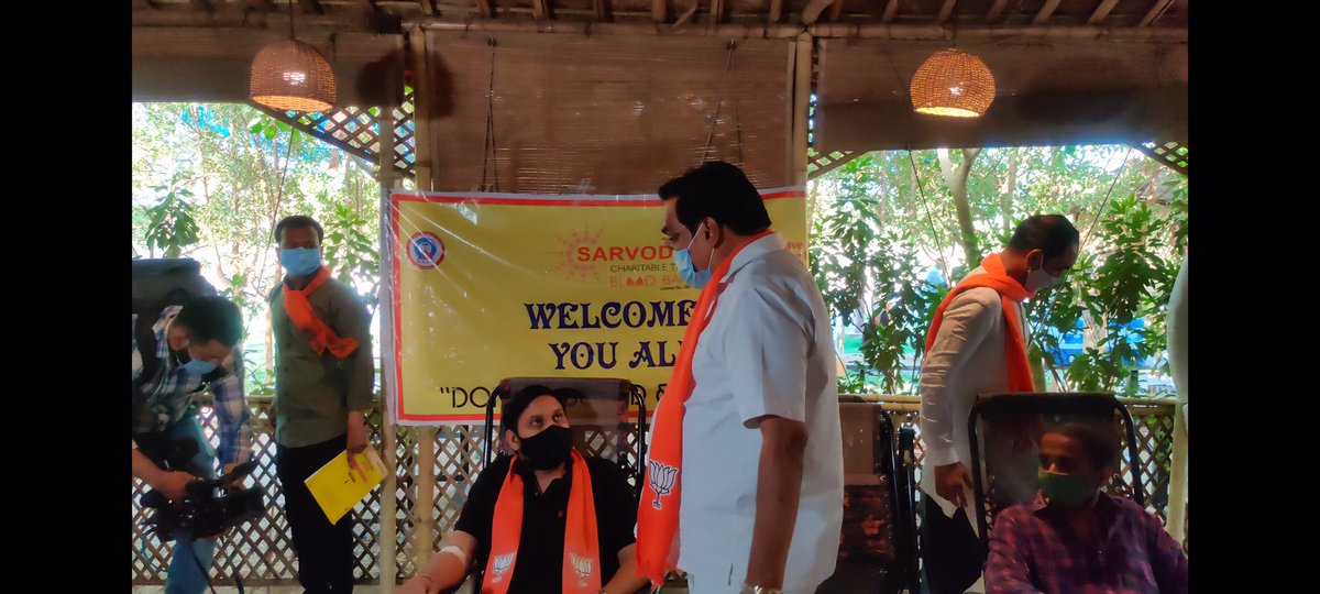 iManishPatelBJP's tweet photo. શ્રી @KaushikJainBJP જી શ્રી @HiteshBarotBJP જી,વોર્ડના કાઉન્સિલરશ્રી, વોર્ડ હોદ્દેદારની સહઉપસ્થિતિ વચ્ચે "બ્લડ ડોનેશન" કાર્યક્રમનો શુભારંભ કર્યો. કર્ણાવતી મહાનગર યુવા મોરચાના ઉપપ્રમુખ શ્રી @ijayeshpatelbjp તથા તેમની ટીમને લાખ લાખ અભિનંદન...
#BJYMCares
#SevaHiSangathan https://t.co/vWAPTnC51Q