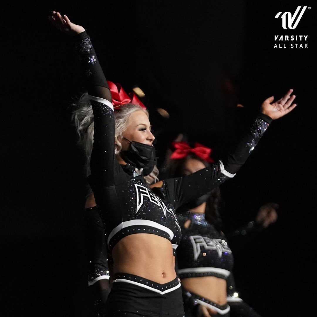 VarsityAllStar's tweet photo. Representing @JAMfestEvents 𝒸𝑜𝓃𝑔𝓇𝒶𝓉𝓊𝓁𝒶𝓉𝒾𝑜𝓃𝓈 to GymTyme - Illinois - Fever, your L6 Senior XSmall Coed 𝐖𝐎𝐑𝐋𝐃 𝐂𝐇𝐀𝐌𝐏𝐈𝐎𝐍𝐒! 🏆 #TeamVarsity @GymTymeIL @gymtymefeVer https://t.co/HORGkuw9RX