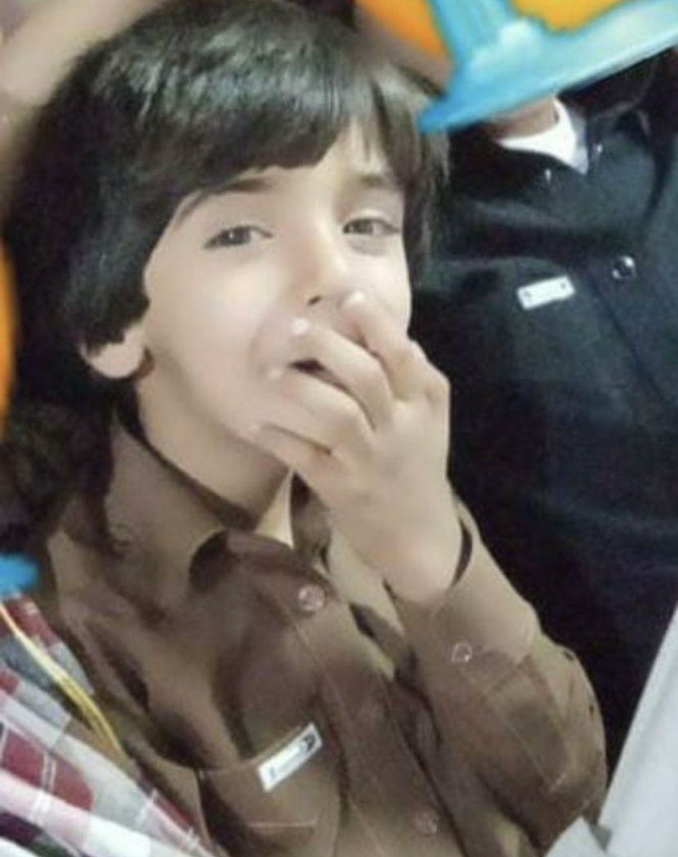 InfoMansour's tweet photo. کودکی بیش نبود ! لبخند کودکانه اش آتش به جانم می زند                                                              #StopKillngBalochs https://t.co/6udh2lkTBg