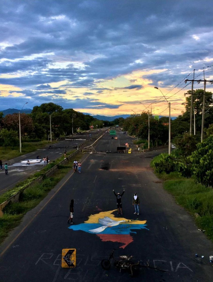 laorejaroja's tweet photo. 📍Buga, Valle del Cauca
¡Gracias por el arte!
#ParoNacional10M @laorejaroja https://t.co/J2OF25QBEd