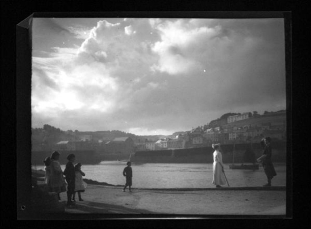 Beautiful light in this George Bernard Shaw photograph!This is in the Alvin Langdon Coburn collection  @EastmanMuseum