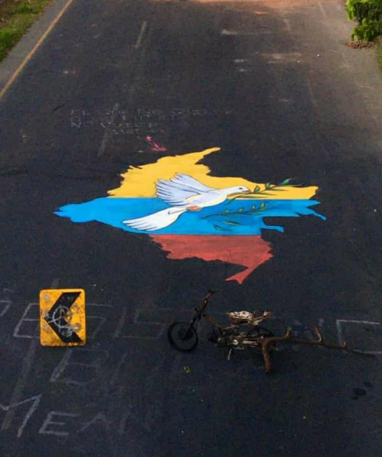 laorejaroja's tweet photo. 📍Buga, Valle del Cauca
¡Gracias por el arte!
#ParoNacional10M @laorejaroja https://t.co/J2OF25QBEd