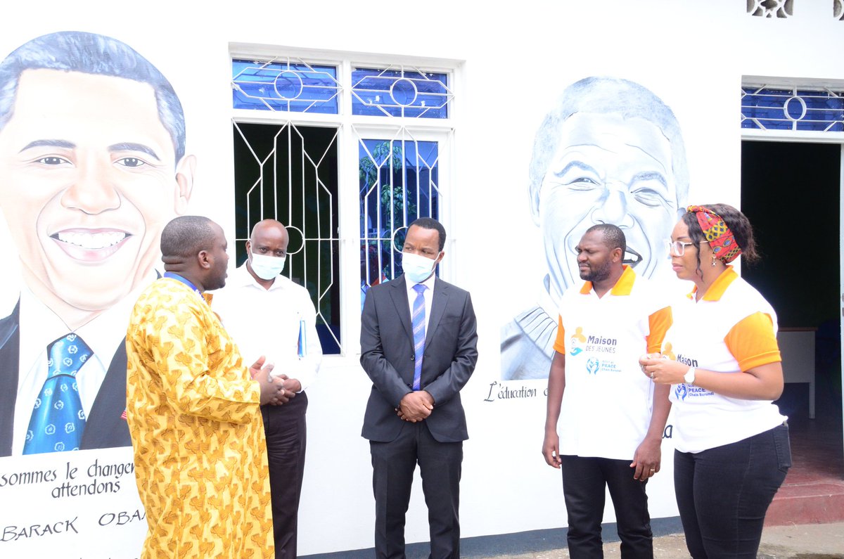 MDJeunes's tweet photo. Visite cet après-midi du Représentant de @UNFPABurundi à la @MDJeunes. Il s'est dit très impressionné du travail effectué en si peu de temps et est prêt à nous soutenir dans les projets en cours et futurs. https://t.co/cTuYQeLRNA
