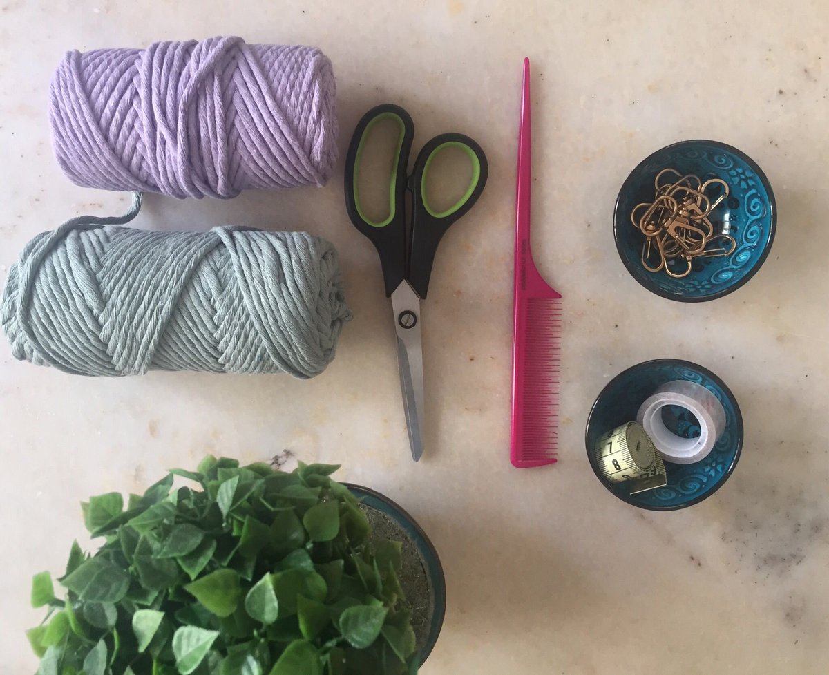 HobiRehberim's tweet photo. Merhaba Hobiseverler!🧶
Makrome sanatını daha yakından tanımak ister misiniz? Makromenin tarihinden nasıl yapıldığına kadar tüm gerekli bilgileri edinebileceğiniz yeni bloğumuz sizlerle! 

https://t.co/GdpfnVvcaK
#bilkentcomd #hobirehberim 
@bilkentcomd @Comdjournal https://t.co/WstO8DH7kZ