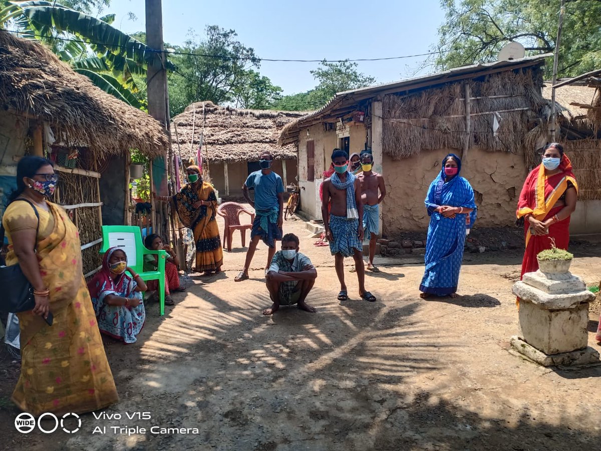 CDPOBHANDARIPO1's tweet photo. Covid awareness at community level by the ICDS personnel at different villages to fight against #Second_wave_ofSARS_COVID_2.
The basic rule #Stay_home_save_life, #use_mask,#frequent_handwashing.It is the real time to fight against #SARS_CoV_2 unitedly.@DM_Bhadrak
@BhadrakDswo https://t.co/qCtfrEQ4In