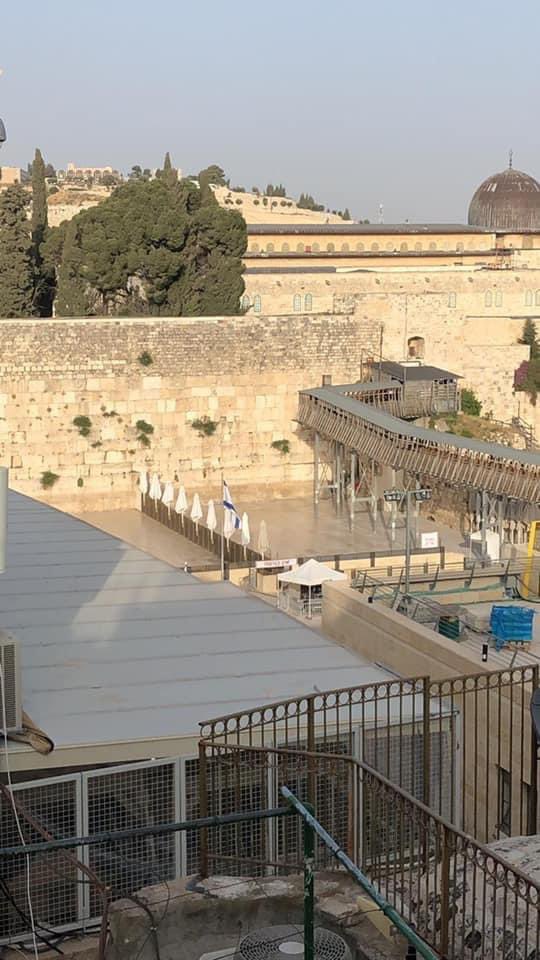 TamerMisshal's tweet photo. ساحة البراق في القدس المحتلة بعد السادسة مساء ودقيقة #غزة_تنتفض https://t.co/iC16aTqf73