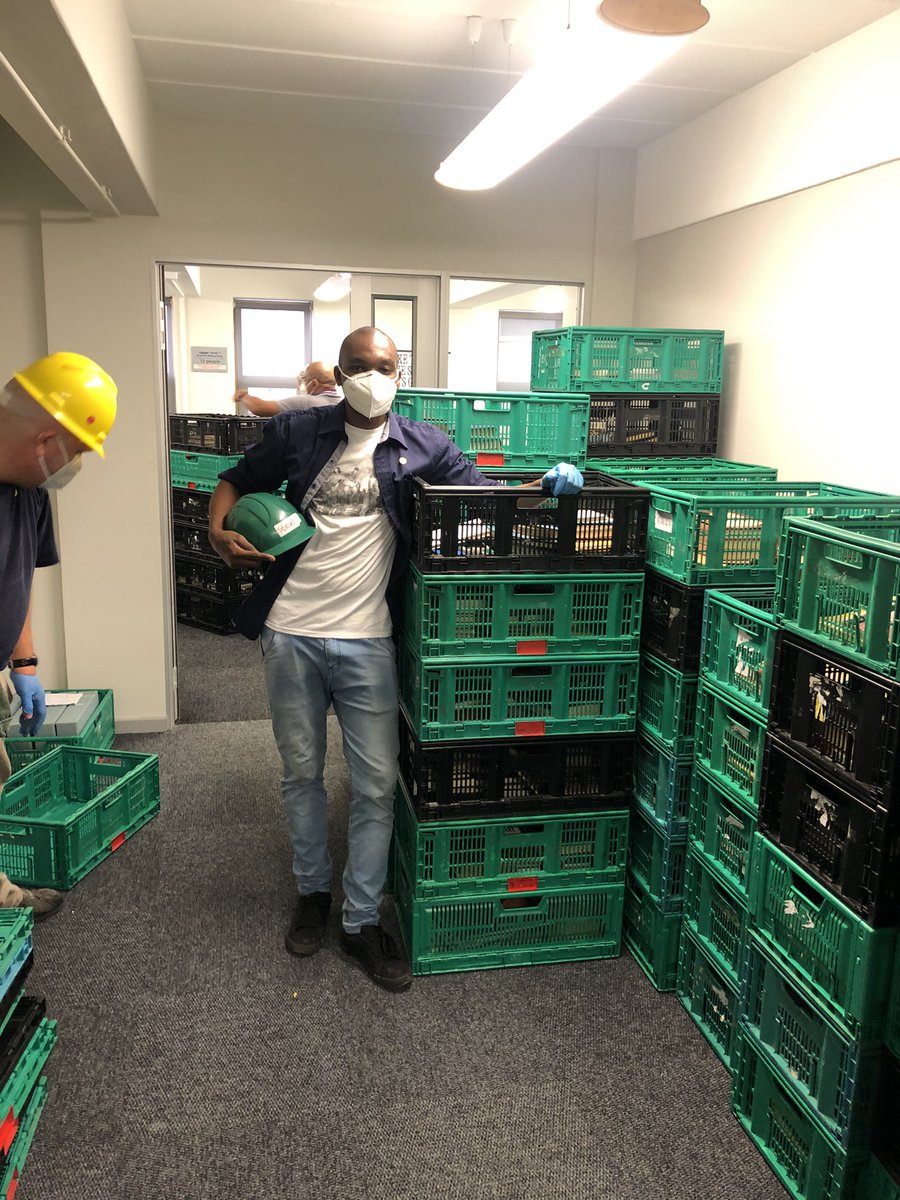 Steve_Nzeki's tweet photo. University of Cape Town Jagger library salvage operation.
#UCT #Jaggerlibrary https://t.co/Bgs10qOCQC