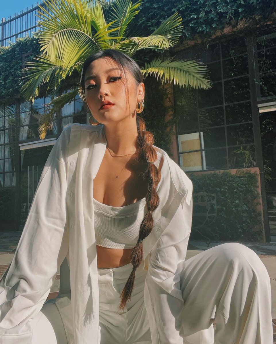 bestofpaliwoon's tweet image. beauty is their particular business