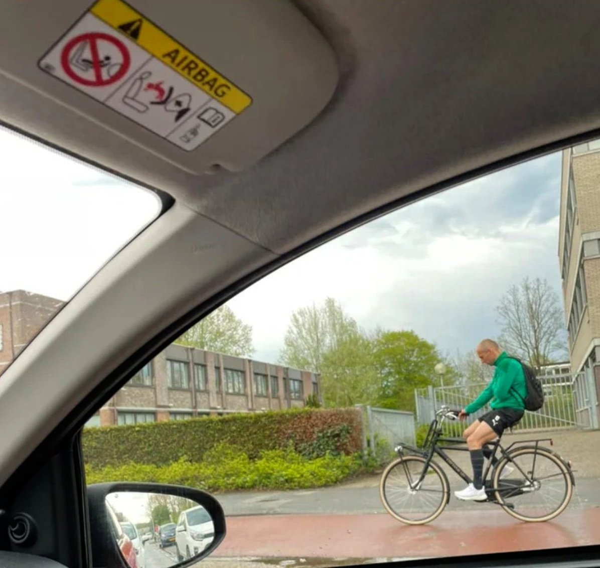 ⚽️ Beat FC Emmen 4-0 

🚲 Spotted cycling home after 

😍 Arjen Robben is a legend 

(📸: <a href="/RonvanderWeerd/">Romke (Ron) van der Weerd 🇪🇺🇺🇦🇨🇦</a>)