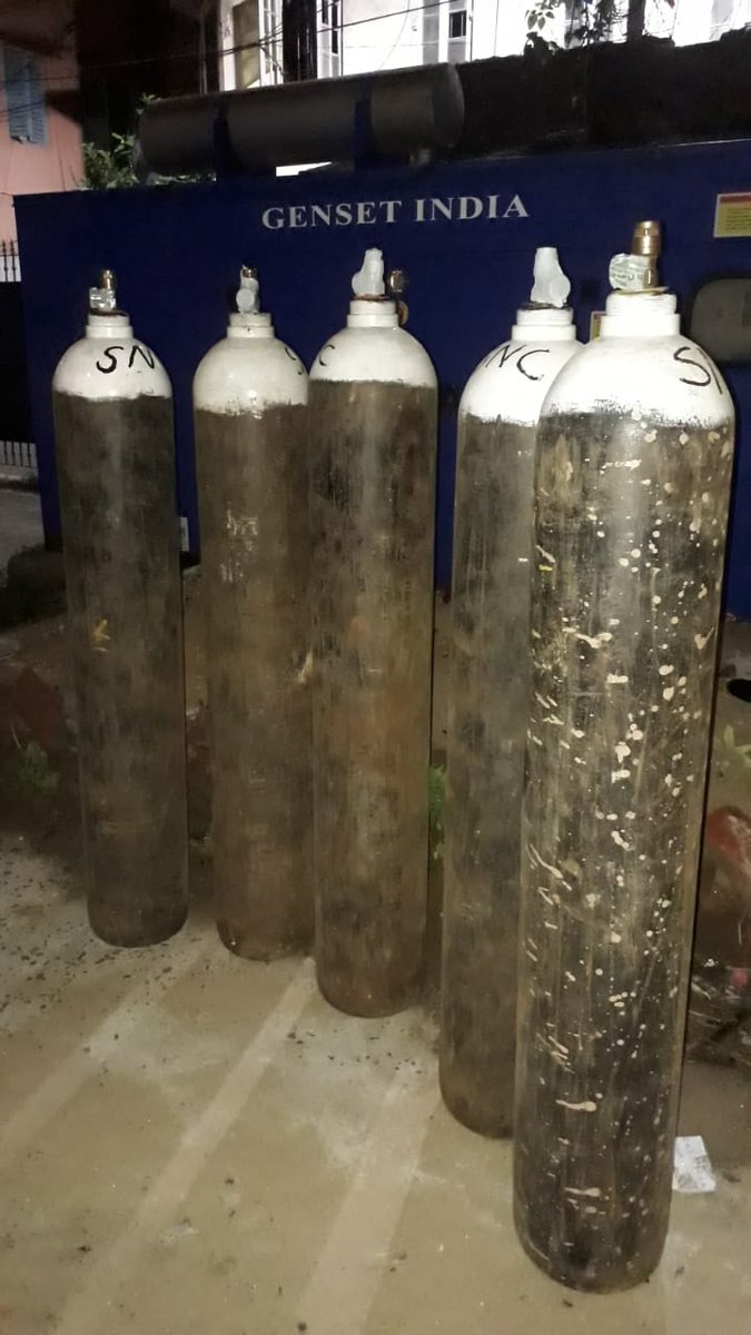 srijitspeaketh's tweet photo. O2KU Shawbar now adds 5 more cylinders to its fleet taking the total to 10 to be circulated across Kolkata &amp; beyond,since now we have volunteers working in Naihati &amp; Boshirhat.Thank u  Mala,Shashwati,Dipanjali,Shubhra &amp; Sulagna frm Sacramento. Contact @arka_dig_deep for help. https://t.co/JVlLA9gI8N