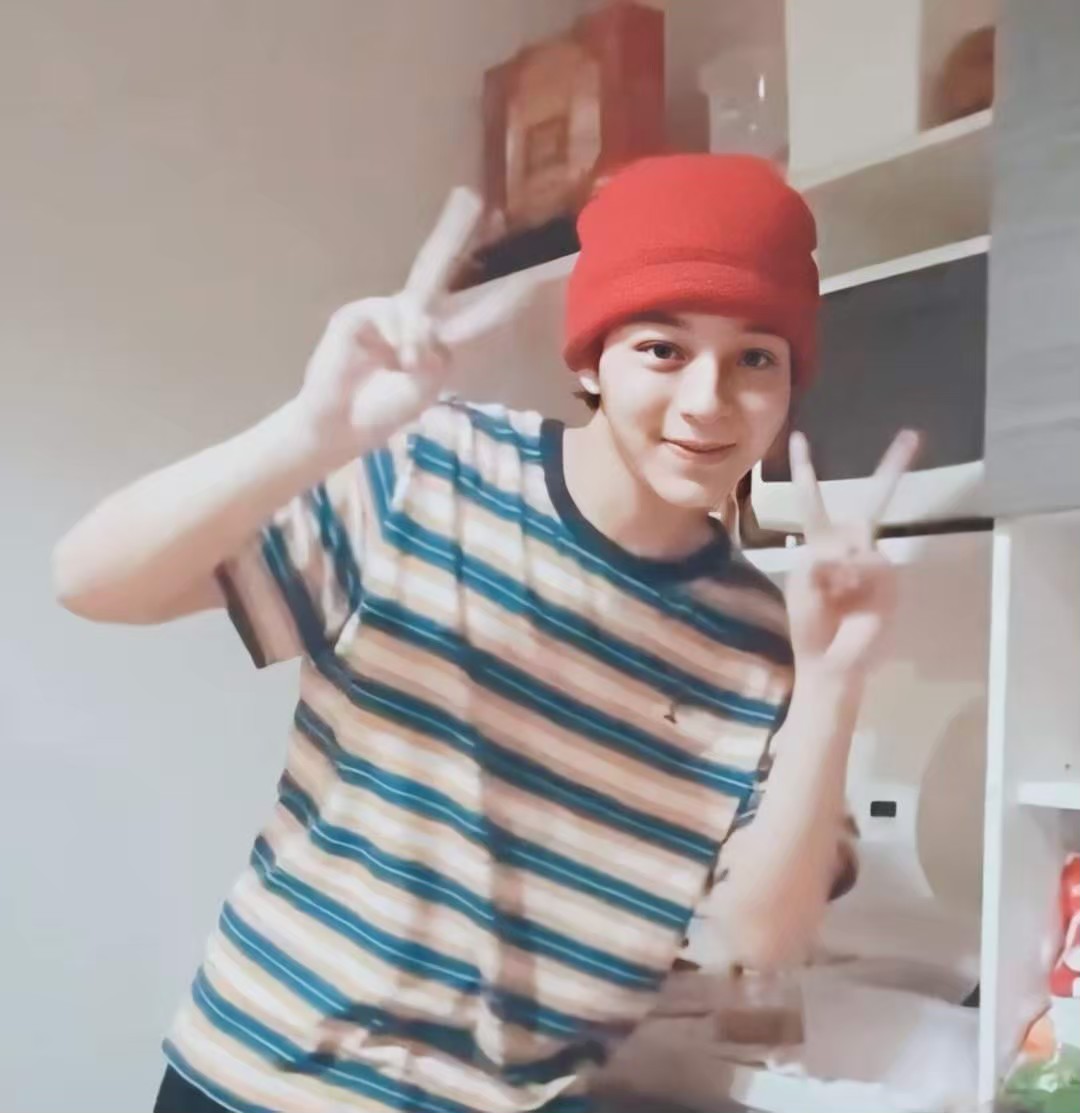 bee_Kamonphon9's tweet photo. เด็กอ้วนหายป่วยไวๆนะครับ พักผ่อนกินข้าว​ กินยาตรงเวลา​นิดนึง​นะครับลูก จะได้หายป่วยไวน๊าาๆๆสู้น๊าคนเก่ง รักและเป็นห่วงเสมอนะครับ✌️❤️💐 

#หายไวไวนะน้อนนะ 
#บาสเด็กอ้วนที่แท้จริง
@basjtr https://t.co/cZzWOkq36E