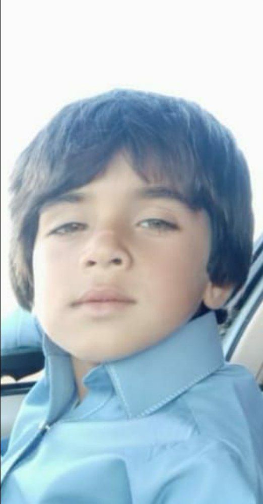 SaadatHadipor's tweet photo. میثم نارویی ومادرش از روستا به ایرانشهر امده بودند میخواستند برای عید خرید کنند که نیروهای انتظامی عیدشون را به عزا تبدیل کرد.
#StopKillingBalochs https://t.co/2nny0KFAs1