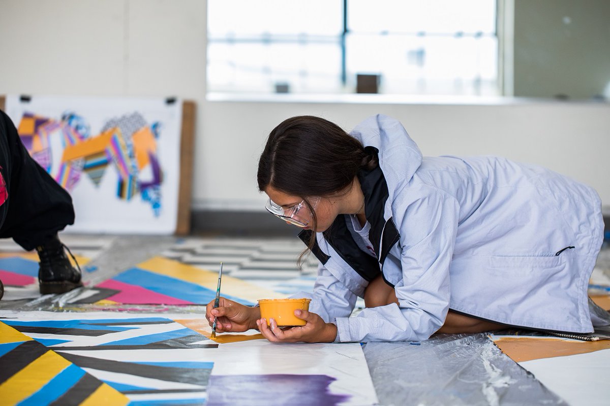 ArtWorksCincy's tweet photo. 2021 is bringing more murals to the #Cincy landscape and we’re hiring Youth Apprentices now!

#JohnRuthven Mural - Apps due 5/16

Green Wall Mural with @UrbanBloomsOrg - Apps due 5/16

Casa Colina Mural with @PriceHillWill - Apps due 5/23

Apply here: https://t.co/lCd36XyDvs https://t.co/ka7wZtKn4a