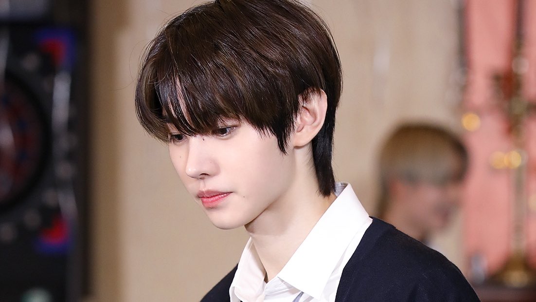 hourly sunghoon (@hoonhour) on Twitter photo 