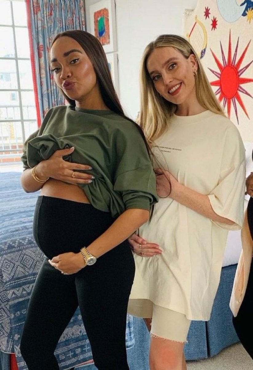 tracklist's tweet photo. MAMÃES DO ANO! 😍 https://t.co/R2Rm9hOzig